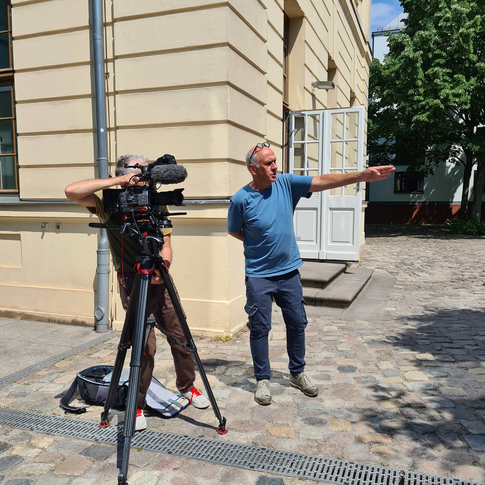 Regisseur Heinz Cadera und Kameramann bei den Dreharbeiten