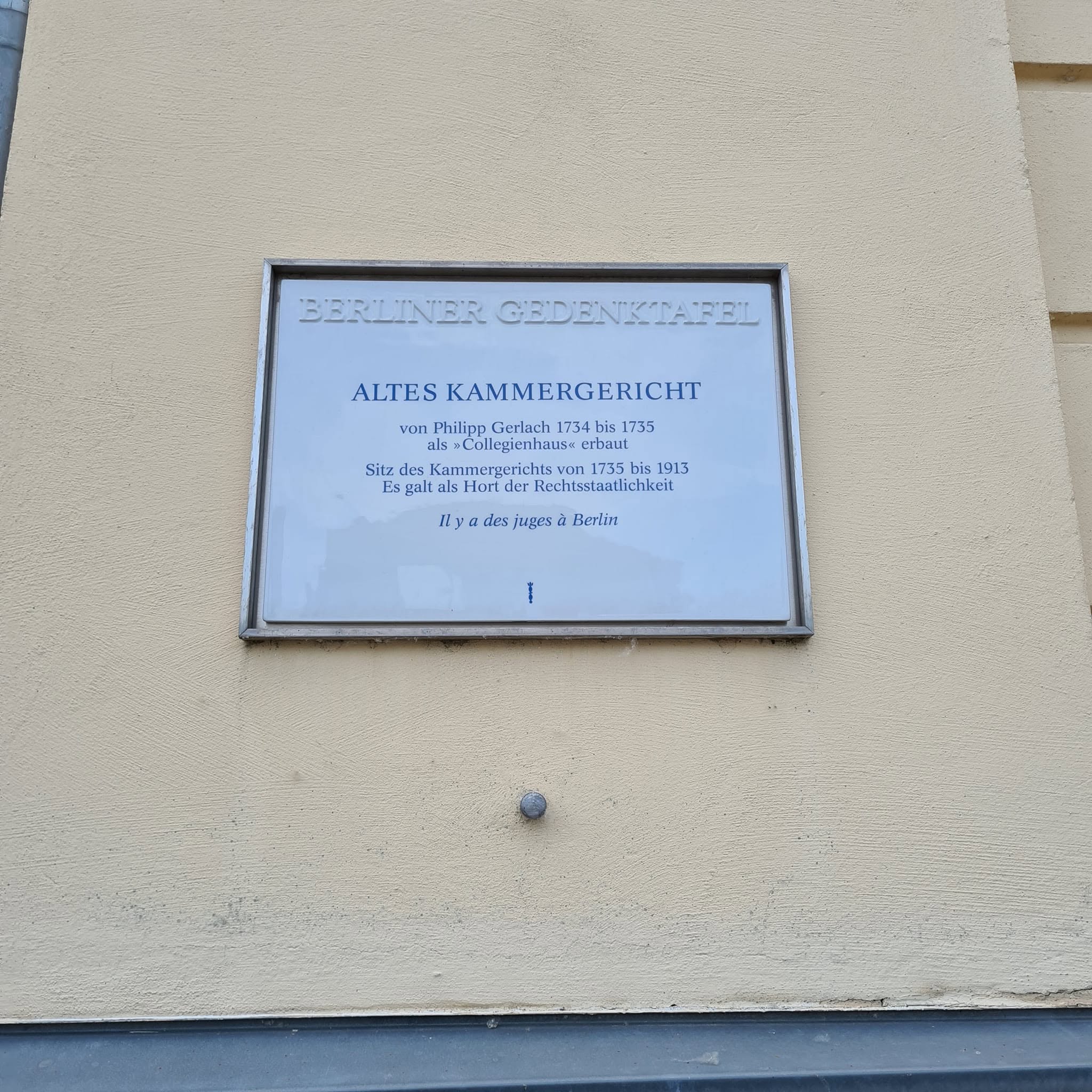 Hinweistafel am ehemaligen Kammergericht