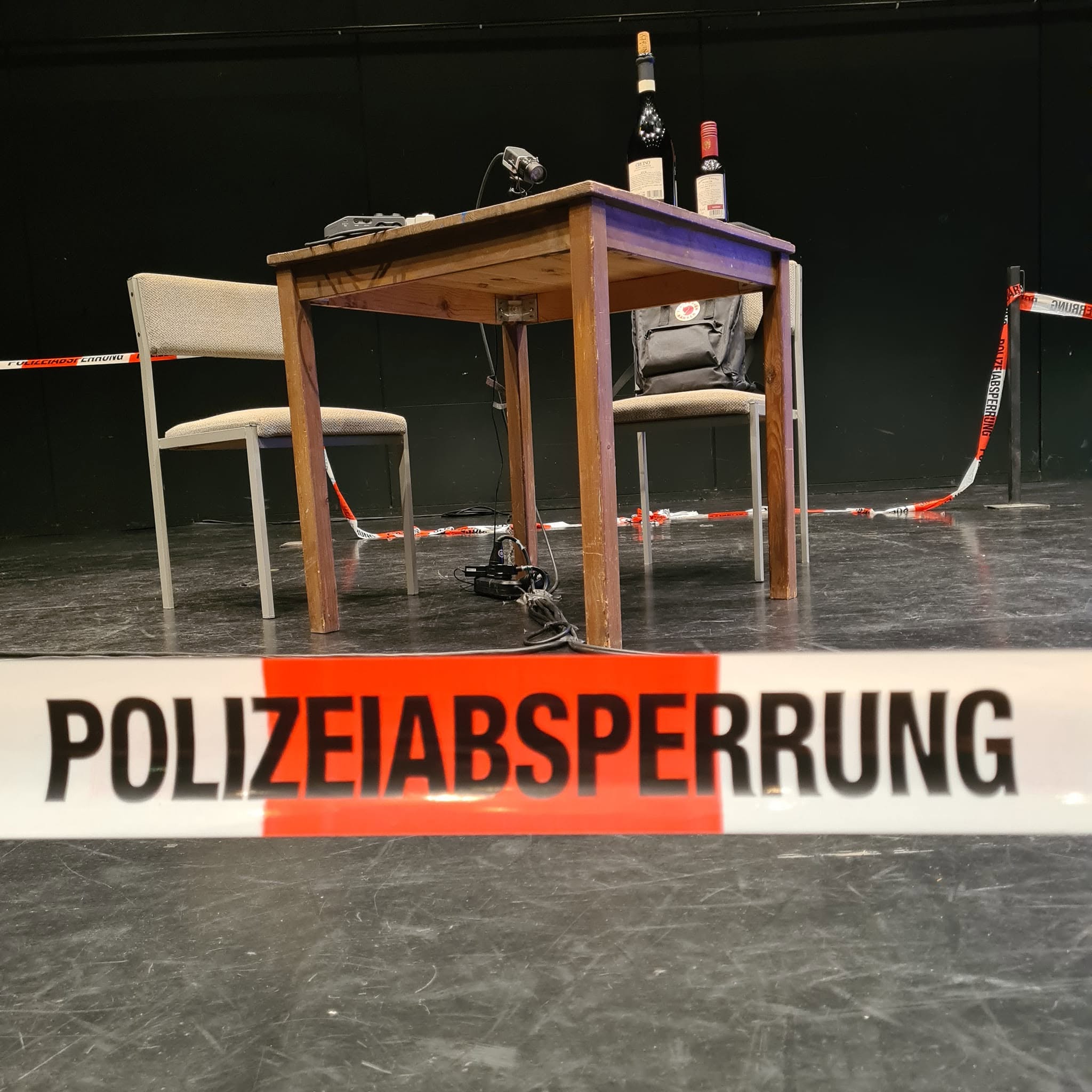 Buchpremiere von Die letzte Baustelle auf der Bühne des Kleist Forums
