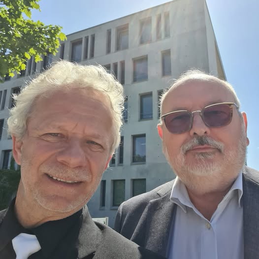 Bernd Hesse und Dr. Bernd Kopetz am Landgericht Frankfurt Oder