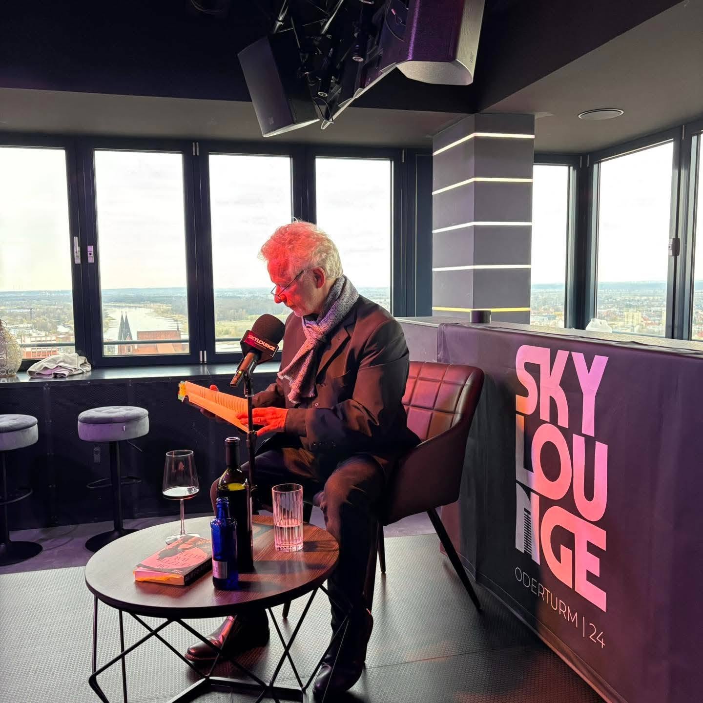 Buchpremiere in der Skylounge 3