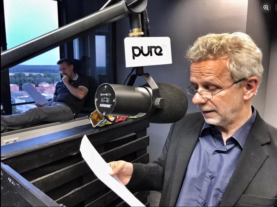 Bernd Hesse bei Sprachaufnahmen für den Radiokrimi